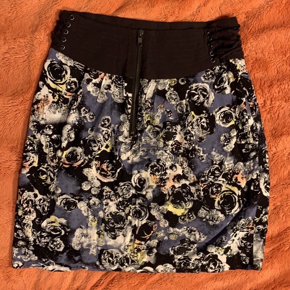 Gentle Fawn floral Skirt SZ 6 - Picture 6 of 8